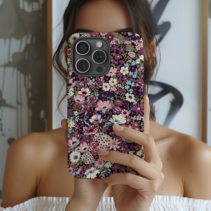 Funda para iPhone con diseño floral morado y ciruela azucarada